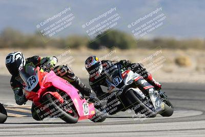 media/Dec-07-2025-CVMA (Sun) [[3e7d2de5dc]]/Race 4-Supersport Middleweight/